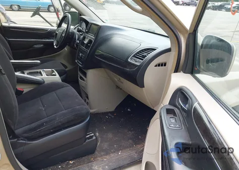 2011 Chrysler Town & Country Touring from USA, damaged, VIN 2A4RR5DG7BR701607